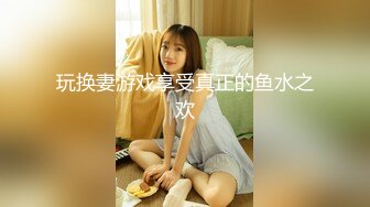 奔驰女神加油站工作人员装听不清隔着玻璃盯着车子里看周围还有别的车在看奔驰女神吓死了